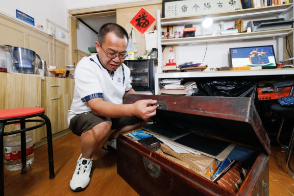 公富网配资 “抗战记忆”在虹口这户人家已尘封30年，多张未发表摄影遗作今重见天日